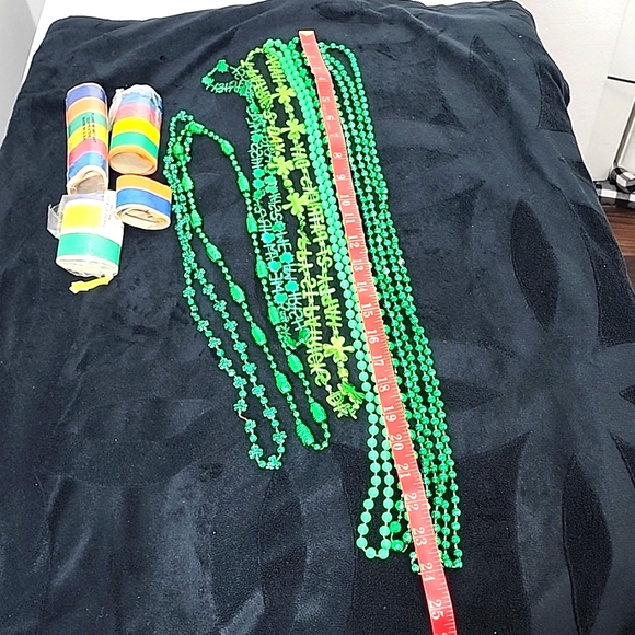 St Patrick's Party Pack Beads and streamers - Picture 8 of 8